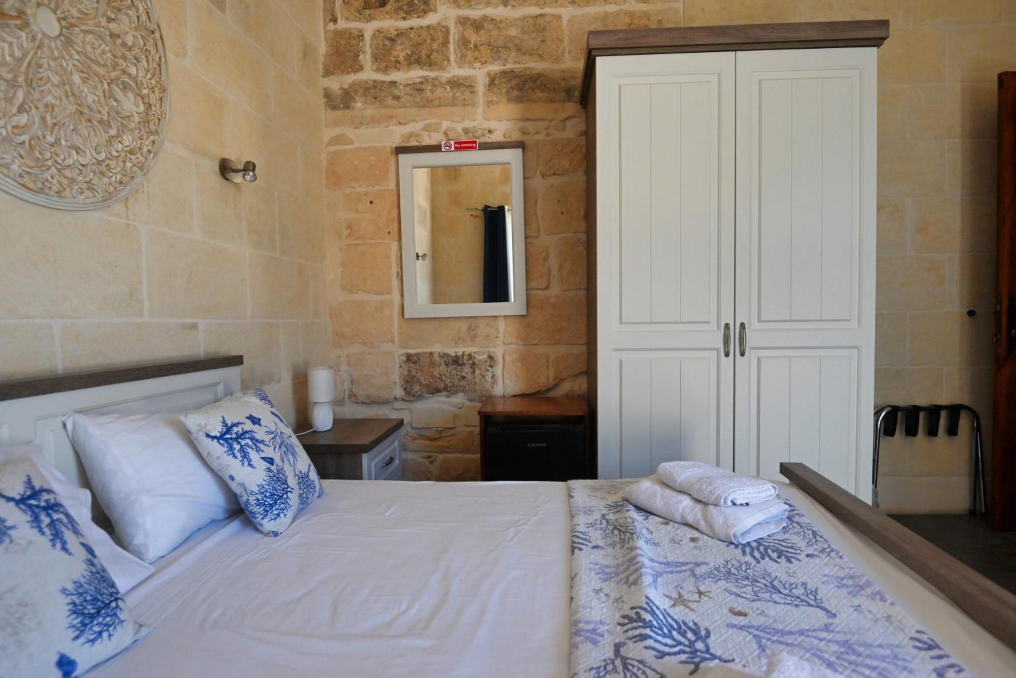 The Cloisters Bed & Breakfast *